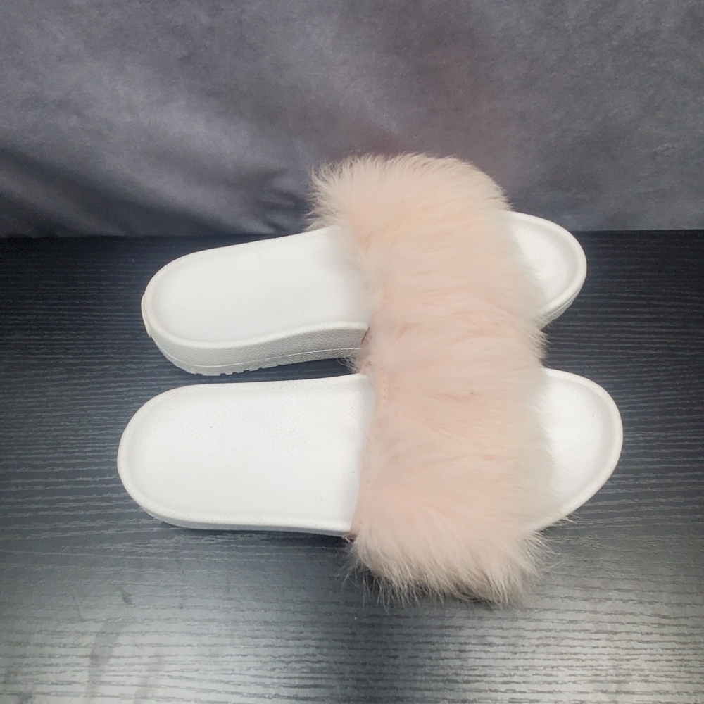 UGG ROYALE BABY PINK SLIPPERS/SLIDES Woman Size 7